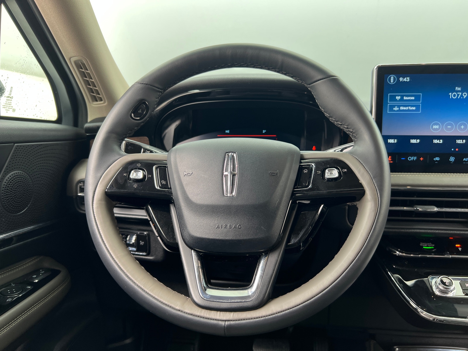 Thumbnail: 2025 Lincoln Corsair - 4