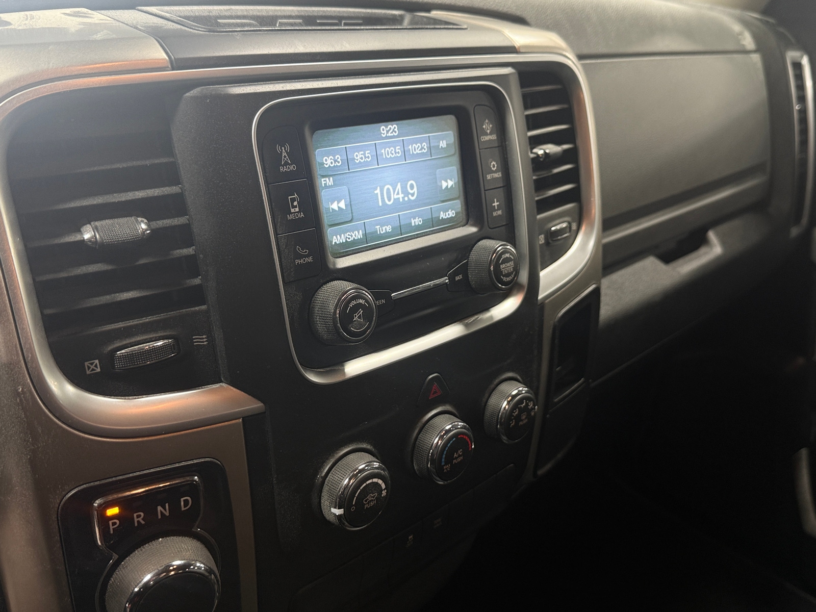 Thumbnail: 2019 RAM 1500 Classic - 4