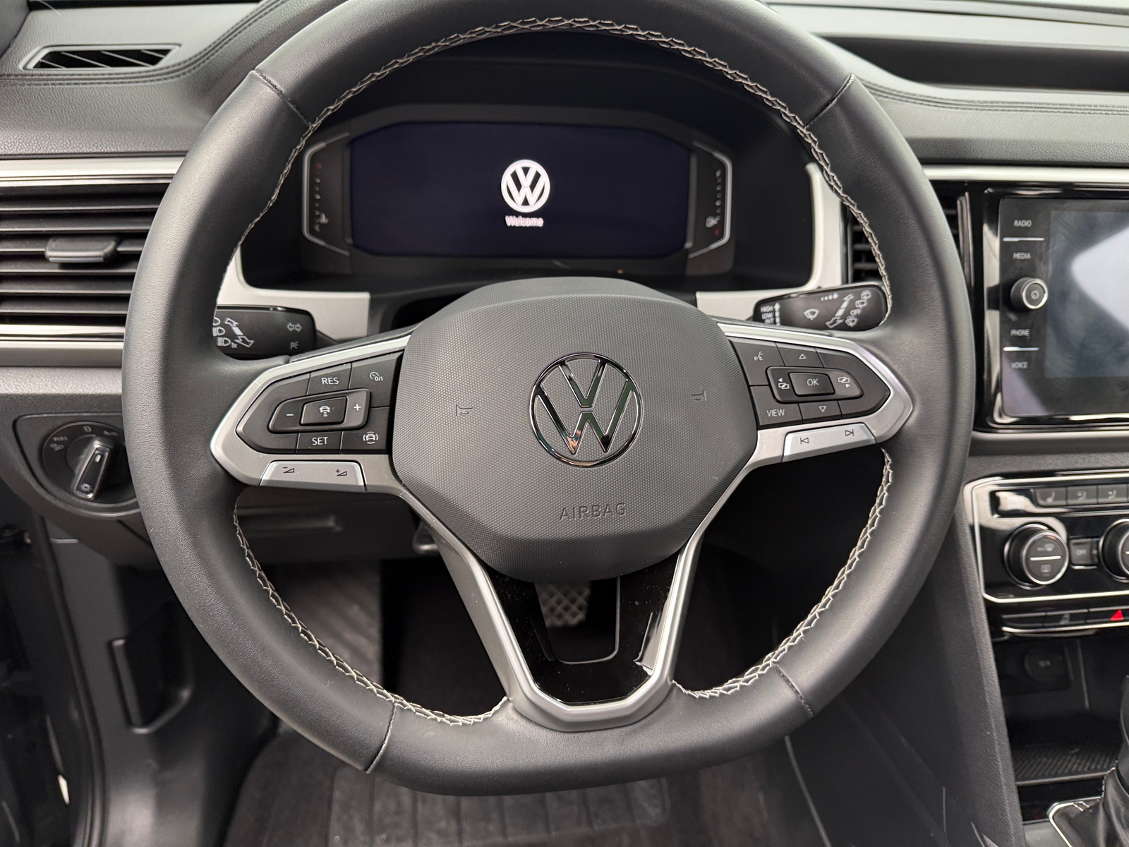 Thumbnail: 2023 Volkswagen Atlas - 4