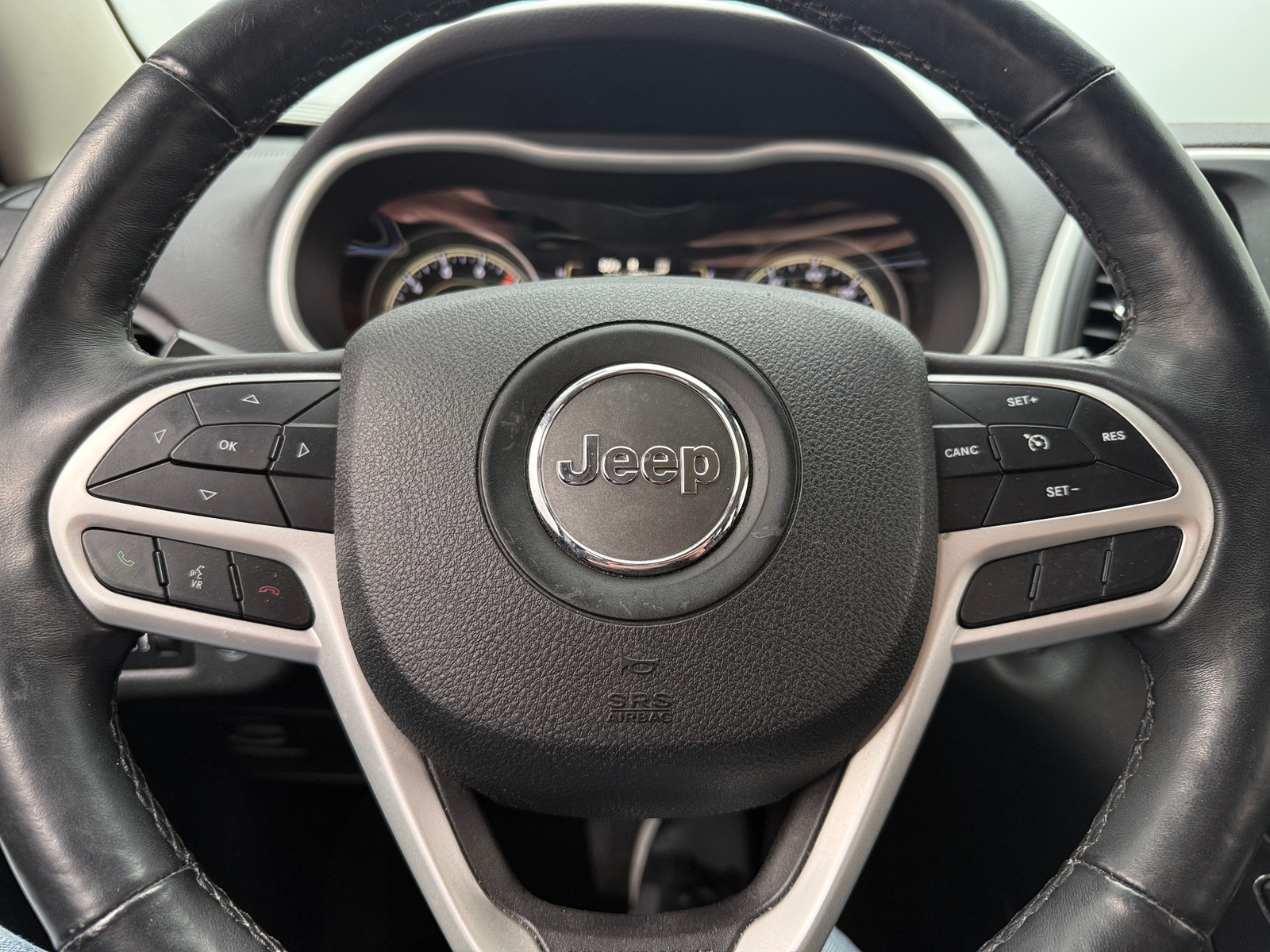 Thumbnail: 2018 Jeep Cherokee - 5