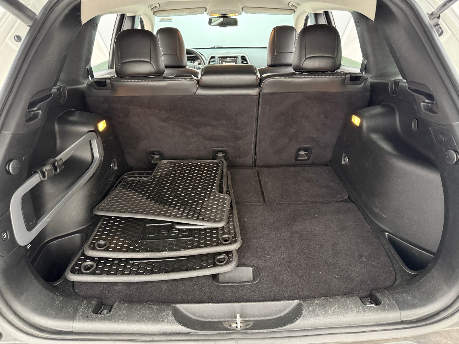 Thumbnail: 2018 Jeep Cherokee - 7