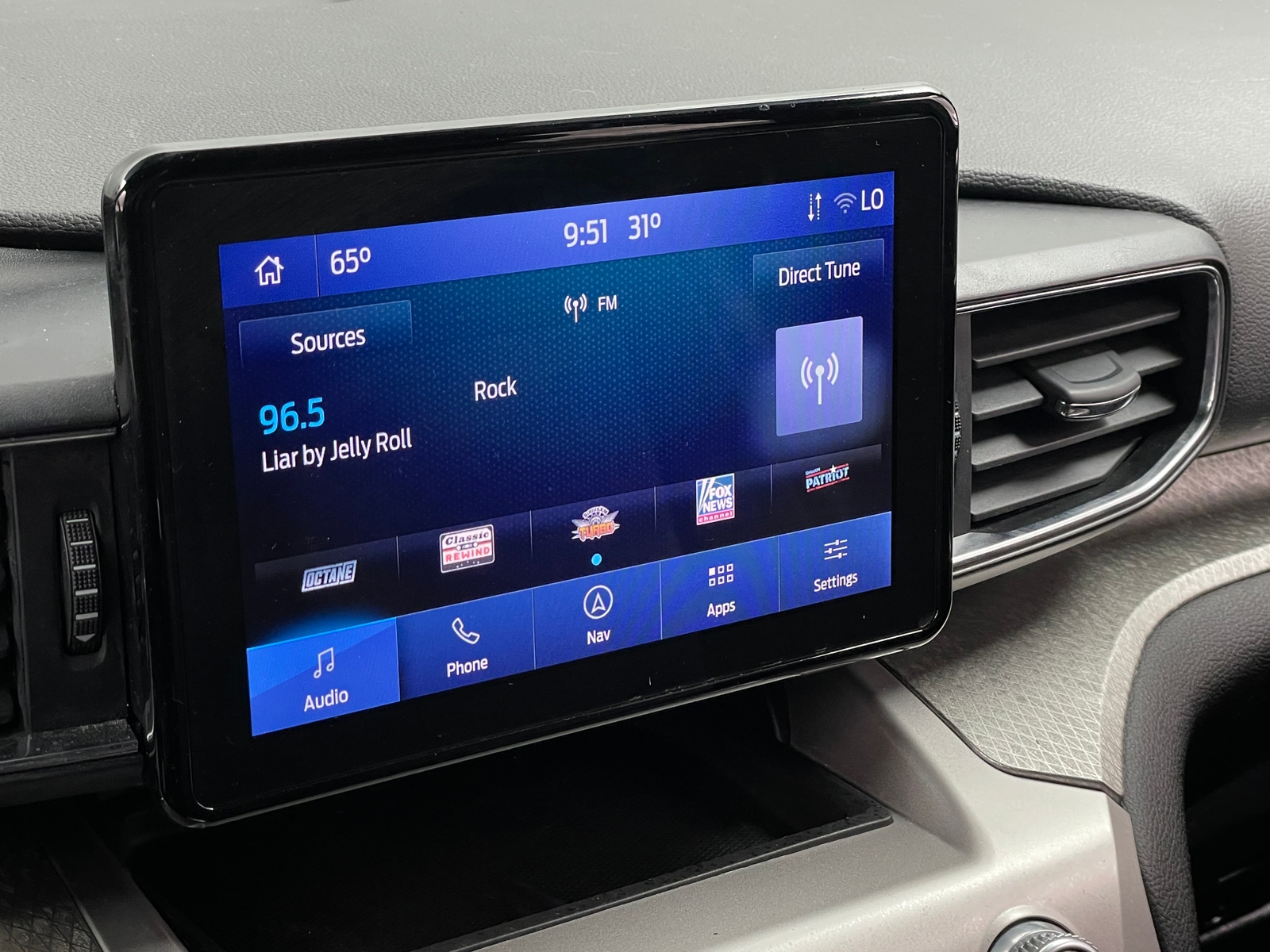 Thumbnail: 2022 Ford Explorer - 3