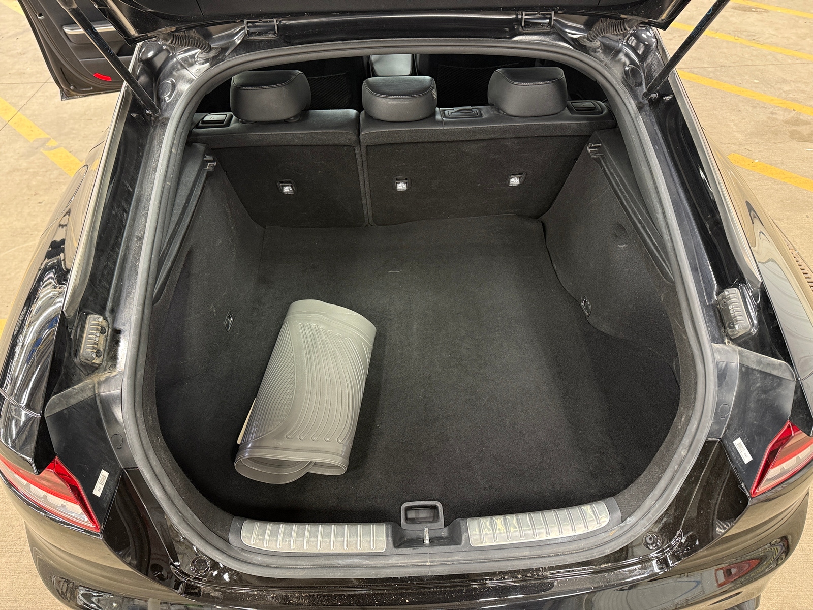 Thumbnail: 2022 Kia Stinger - 6