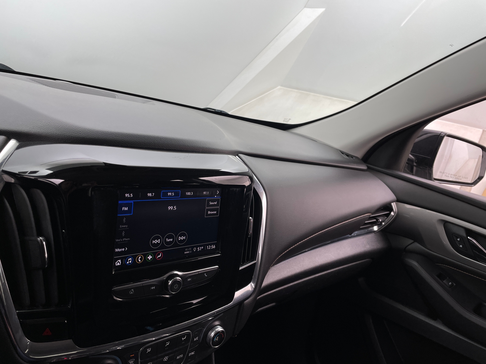 Thumbnail: 2020 Chevrolet Traverse - 4