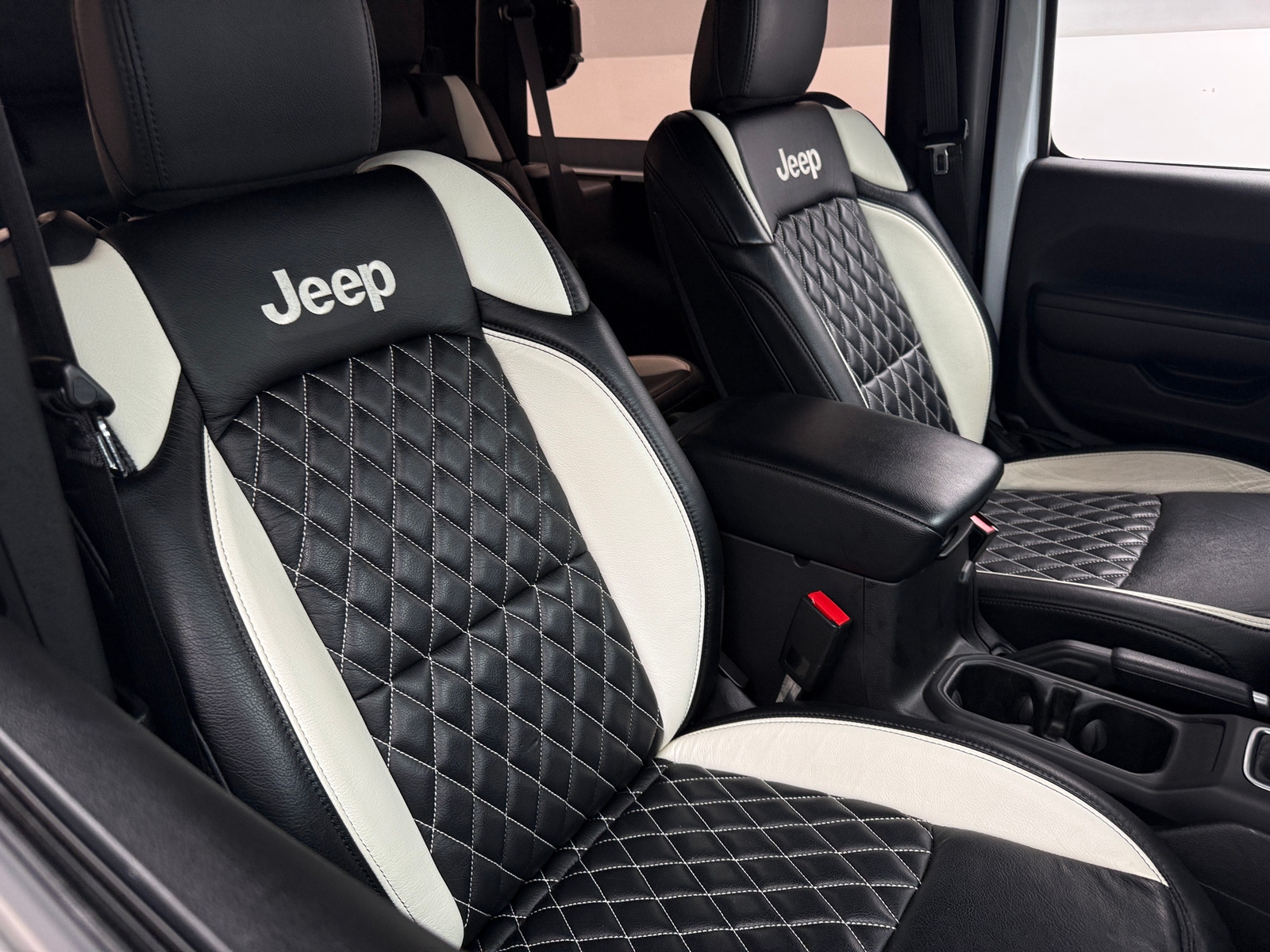 Thumbnail: 2022 Jeep Wrangler - 2