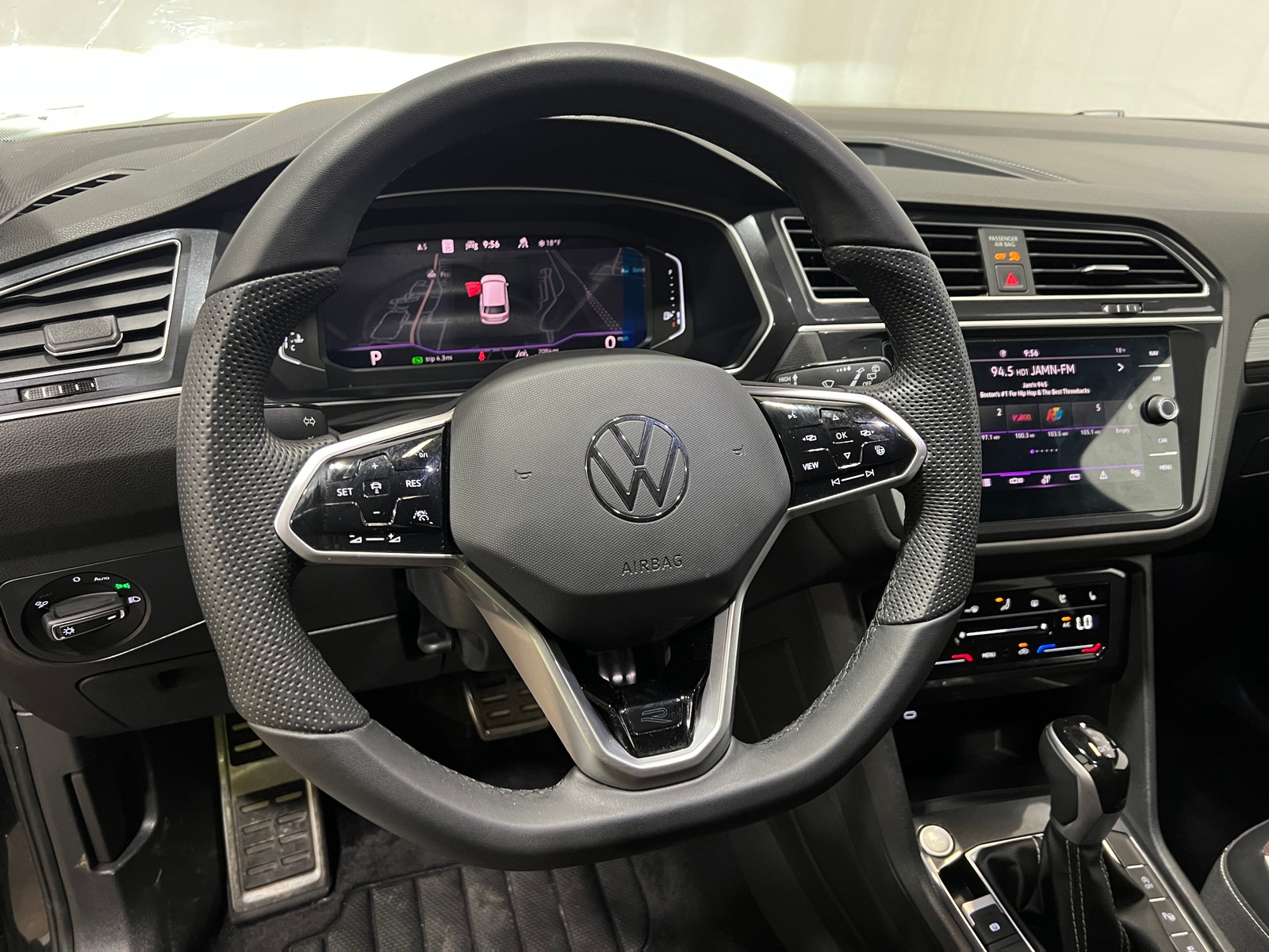 Thumbnail: 2024 Volkswagen Tiguan - 4