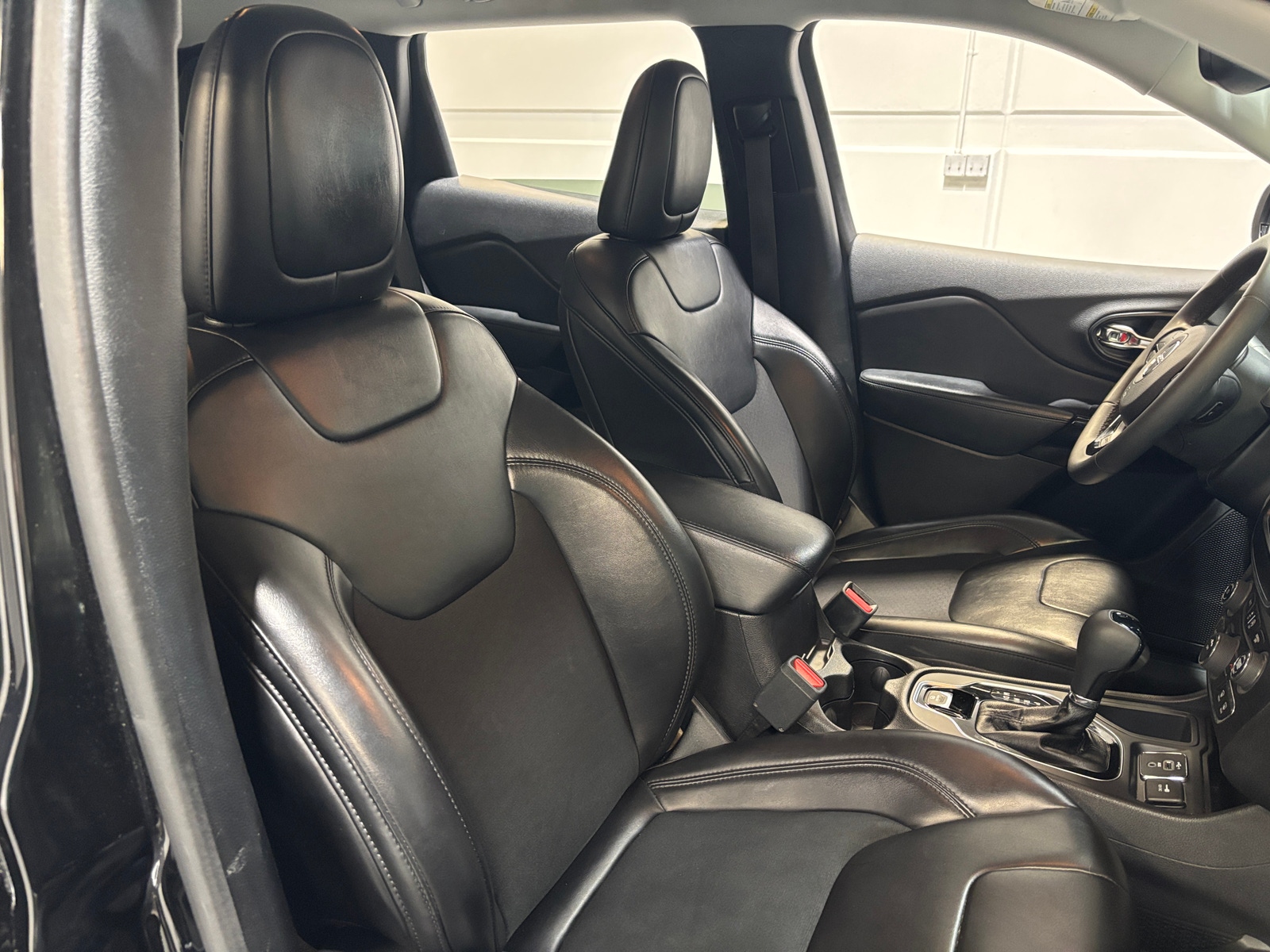 Thumbnail: 2020 Jeep Cherokee - 2