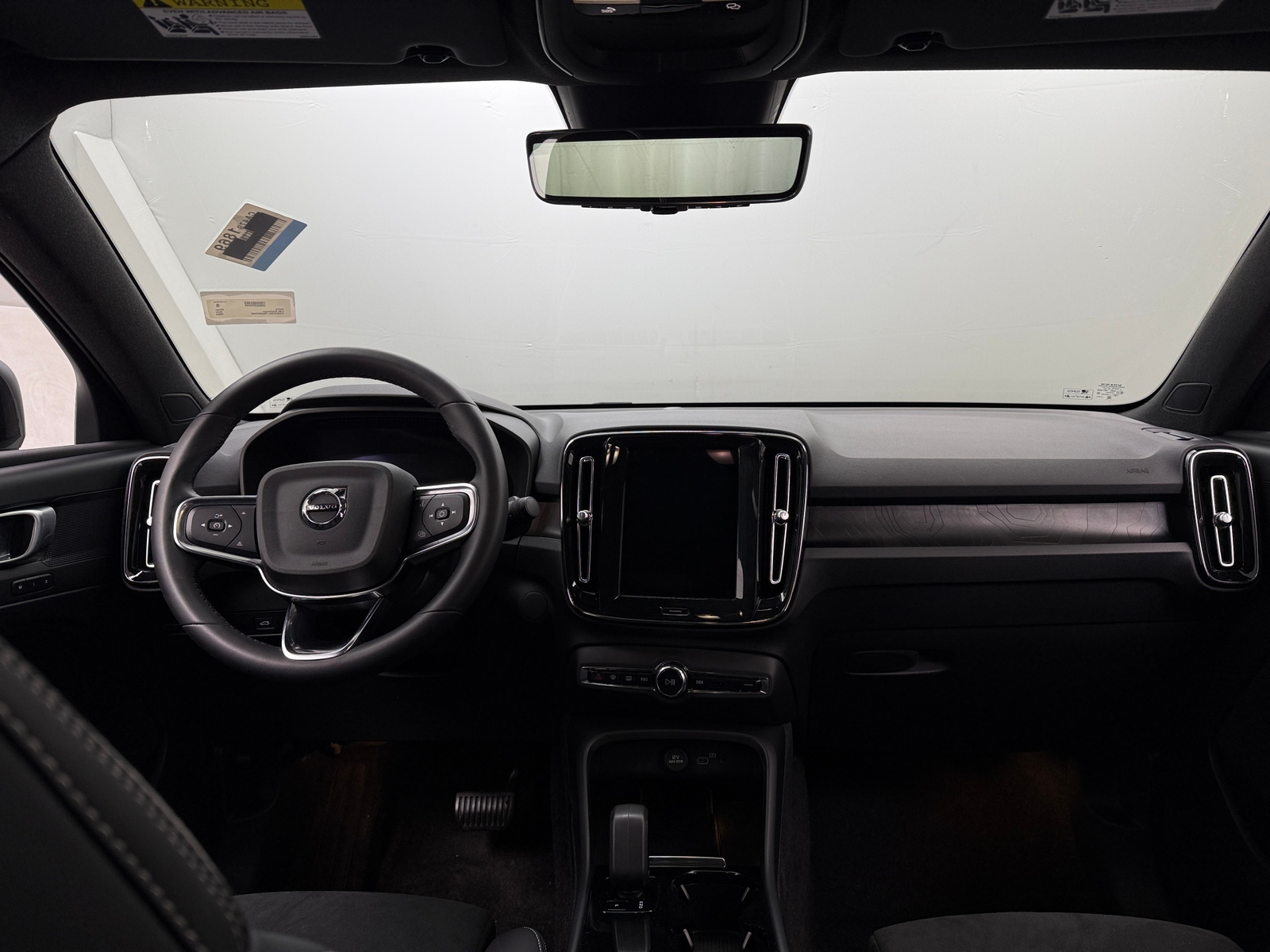 Thumbnail: 2024 Volvo C40 - 3