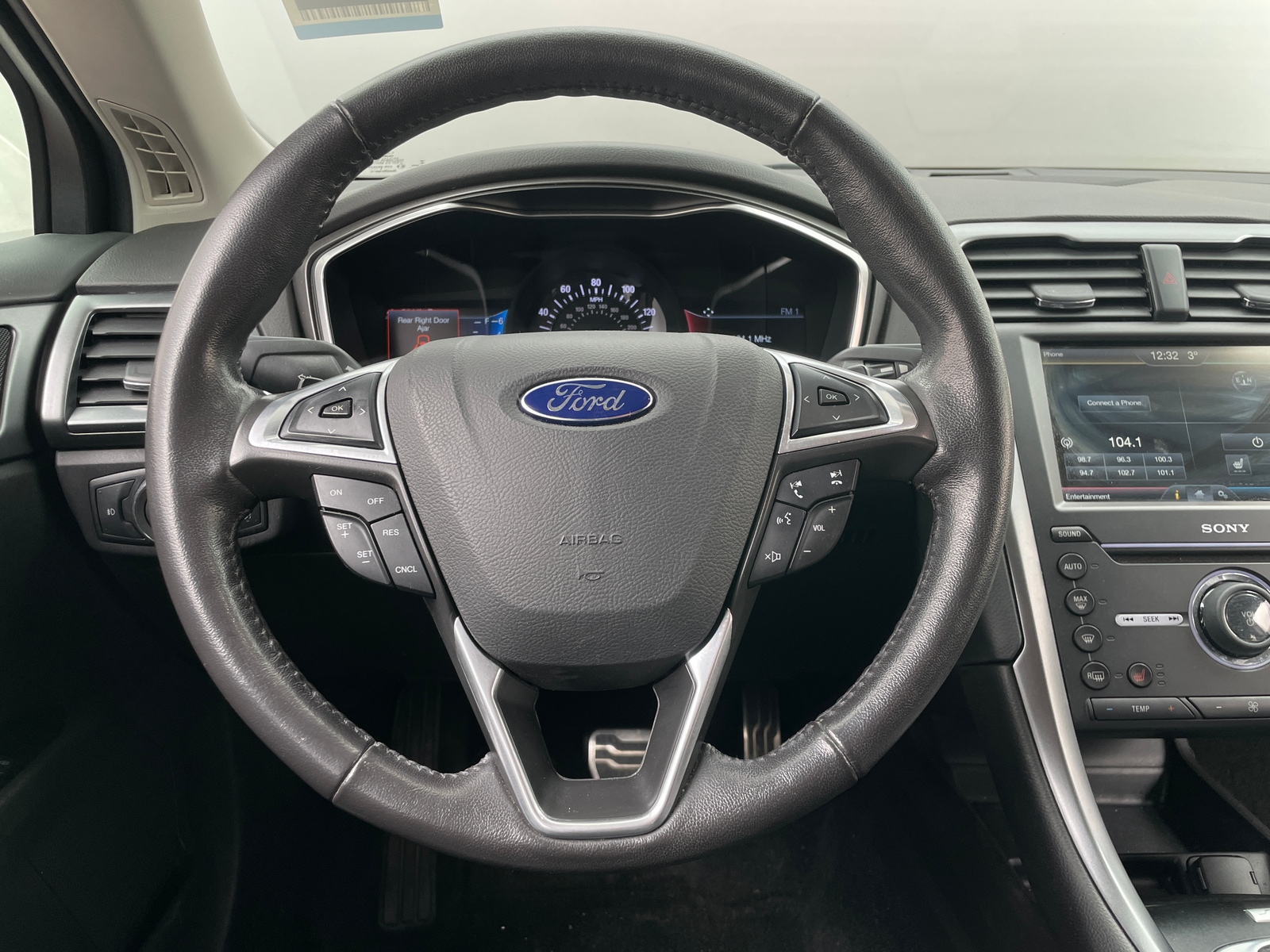 Thumbnail: 2016 Ford Fusion - 4