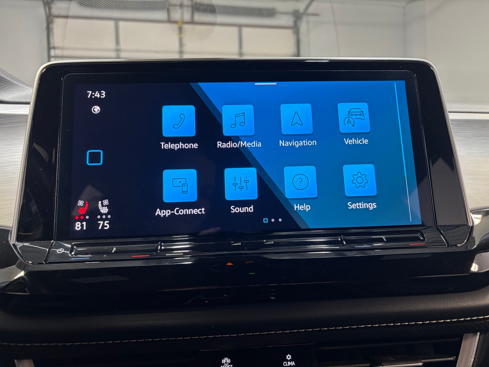 Thumbnail: 2025 Volkswagen Atlas - 3