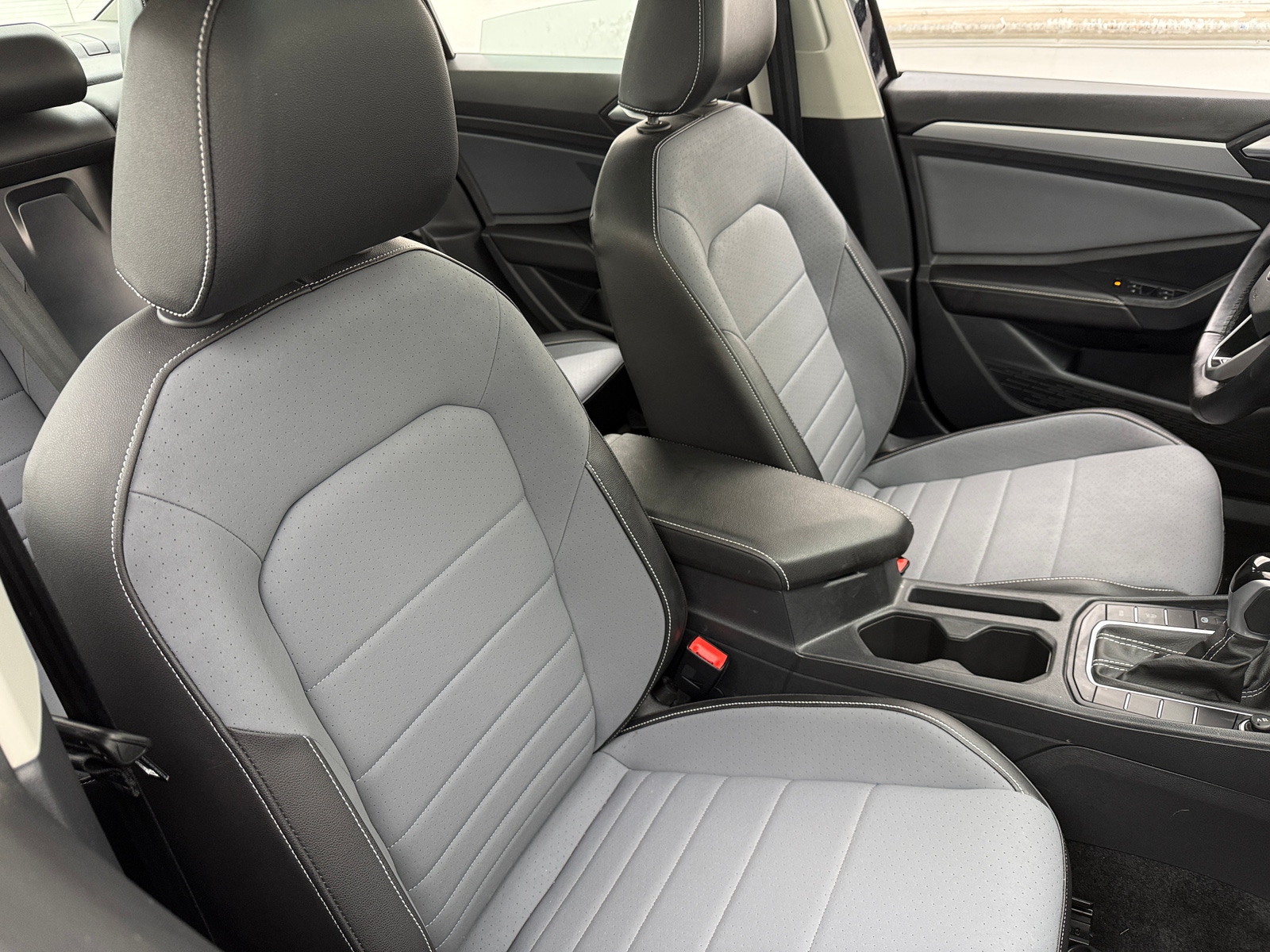 Thumbnail: 2025 Volkswagen Jetta - 2