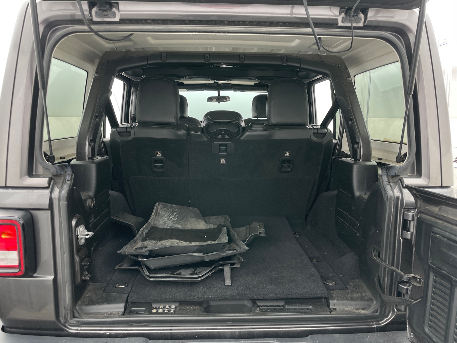 Thumbnail: 2018 Jeep Wrangler - 6