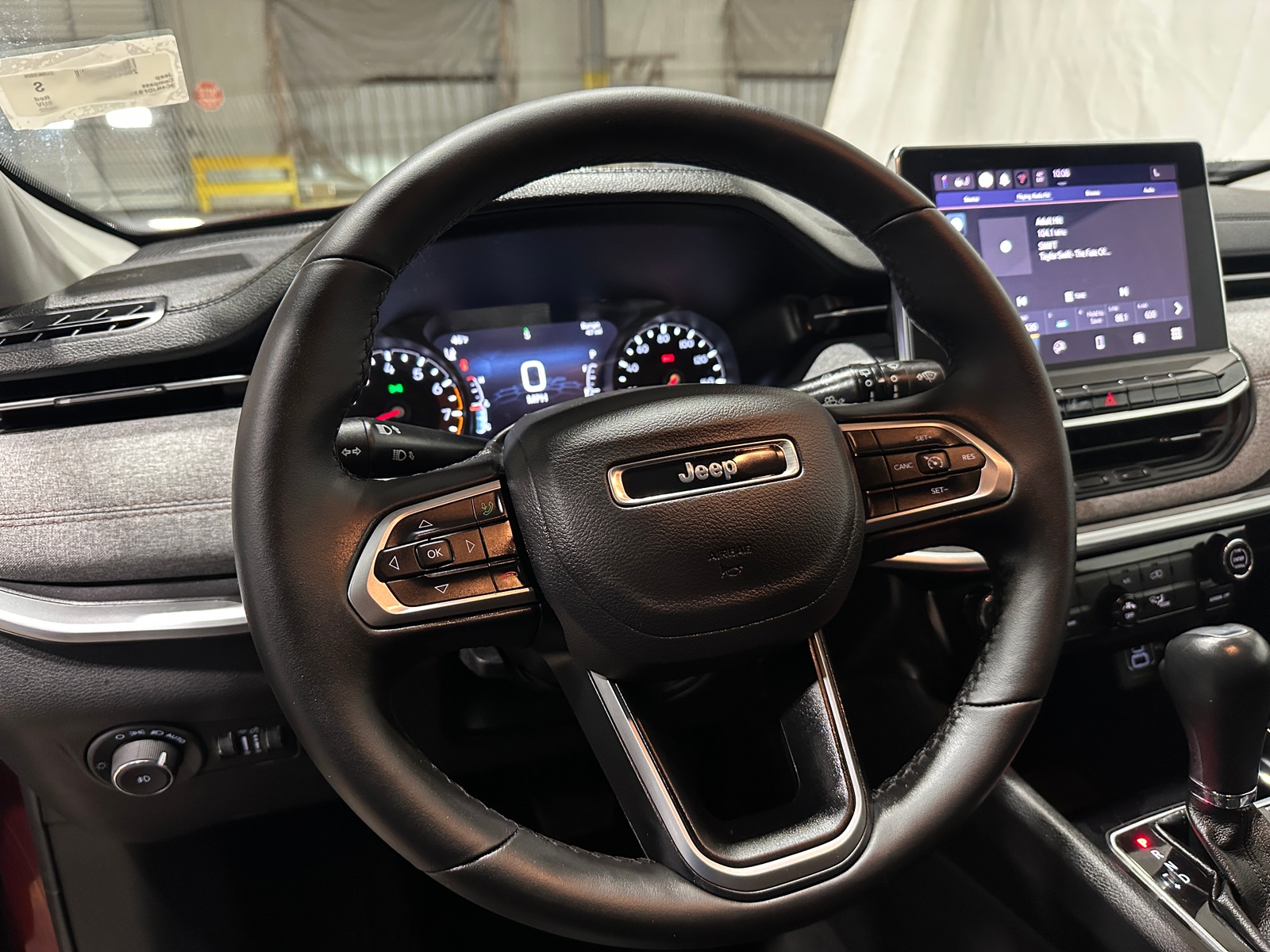 Thumbnail: 2022 Jeep Compass - 4