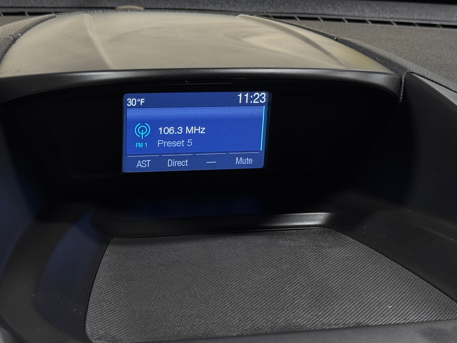 Thumbnail: 2015 Ford Escape - 4