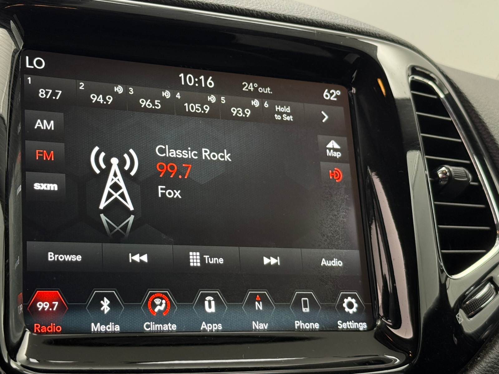 Thumbnail: 2019 Jeep Compass - 4