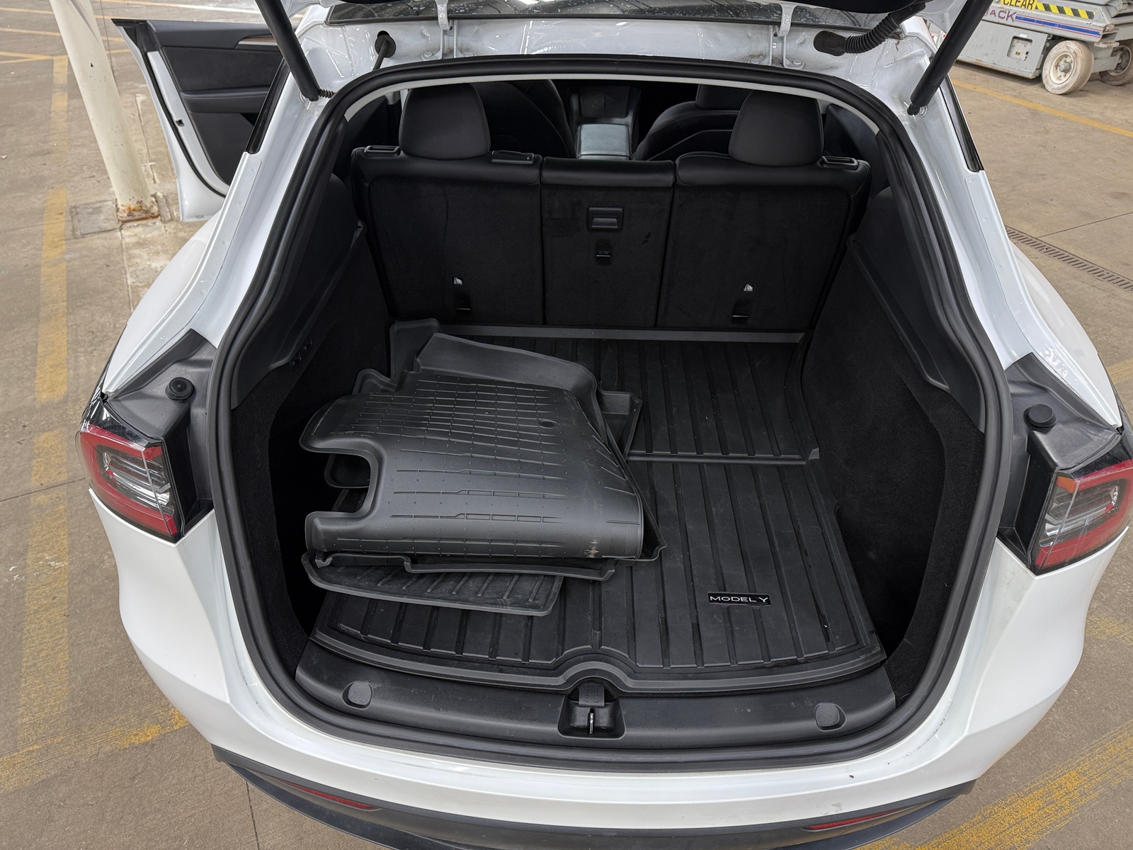 Thumbnail: 2023 Tesla Model Y - 6