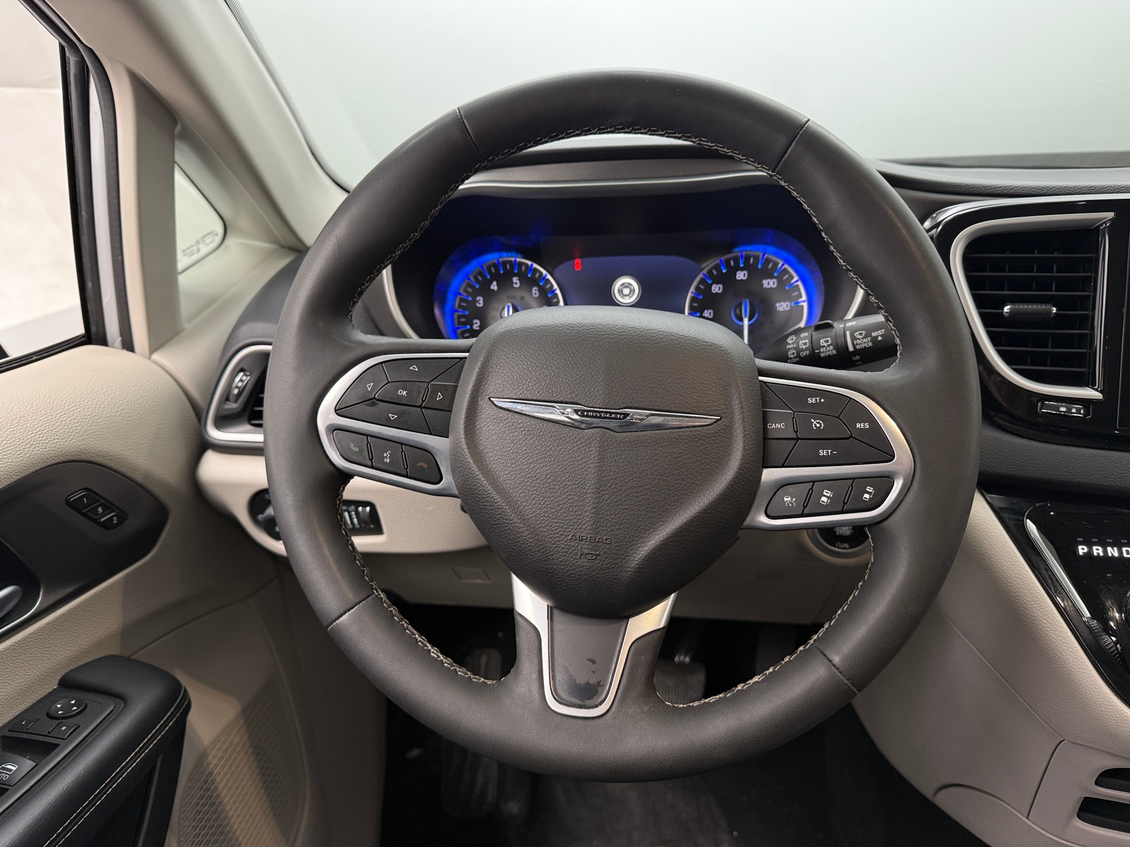 Thumbnail: 2024 Chrysler Pacifica - 4