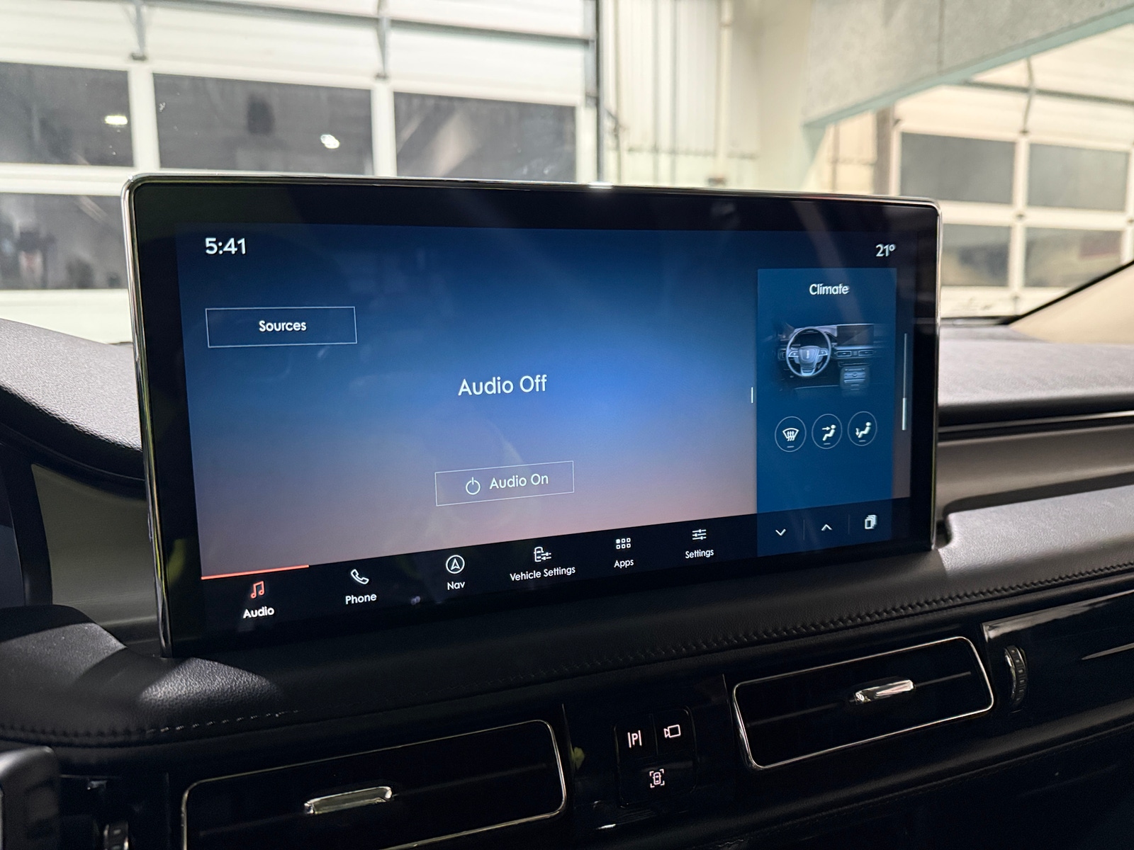 Thumbnail: 2022 Lincoln Nautilus - 3