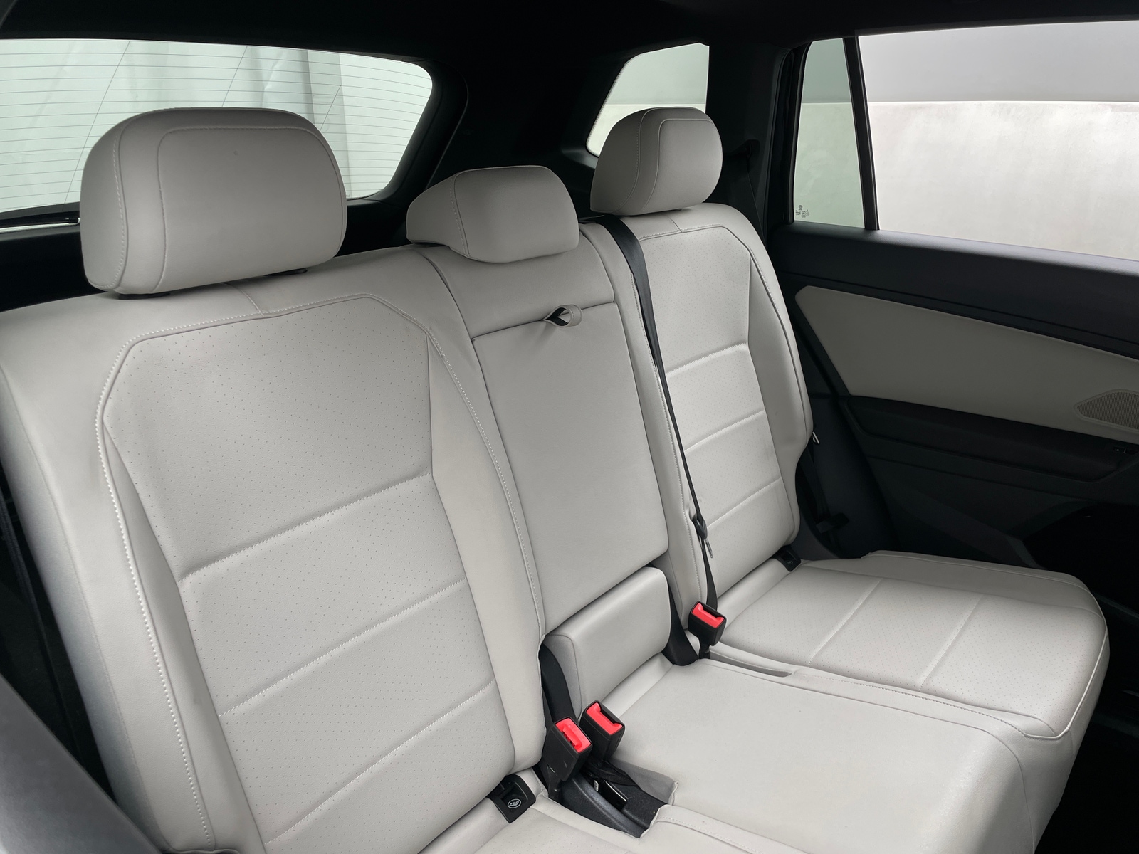 Thumbnail: 2021 Volkswagen Tiguan - 5