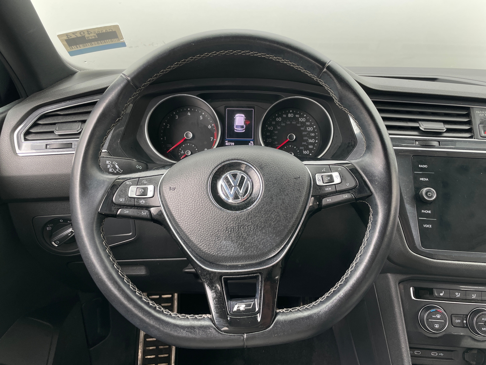 Thumbnail: 2021 Volkswagen Tiguan - 4