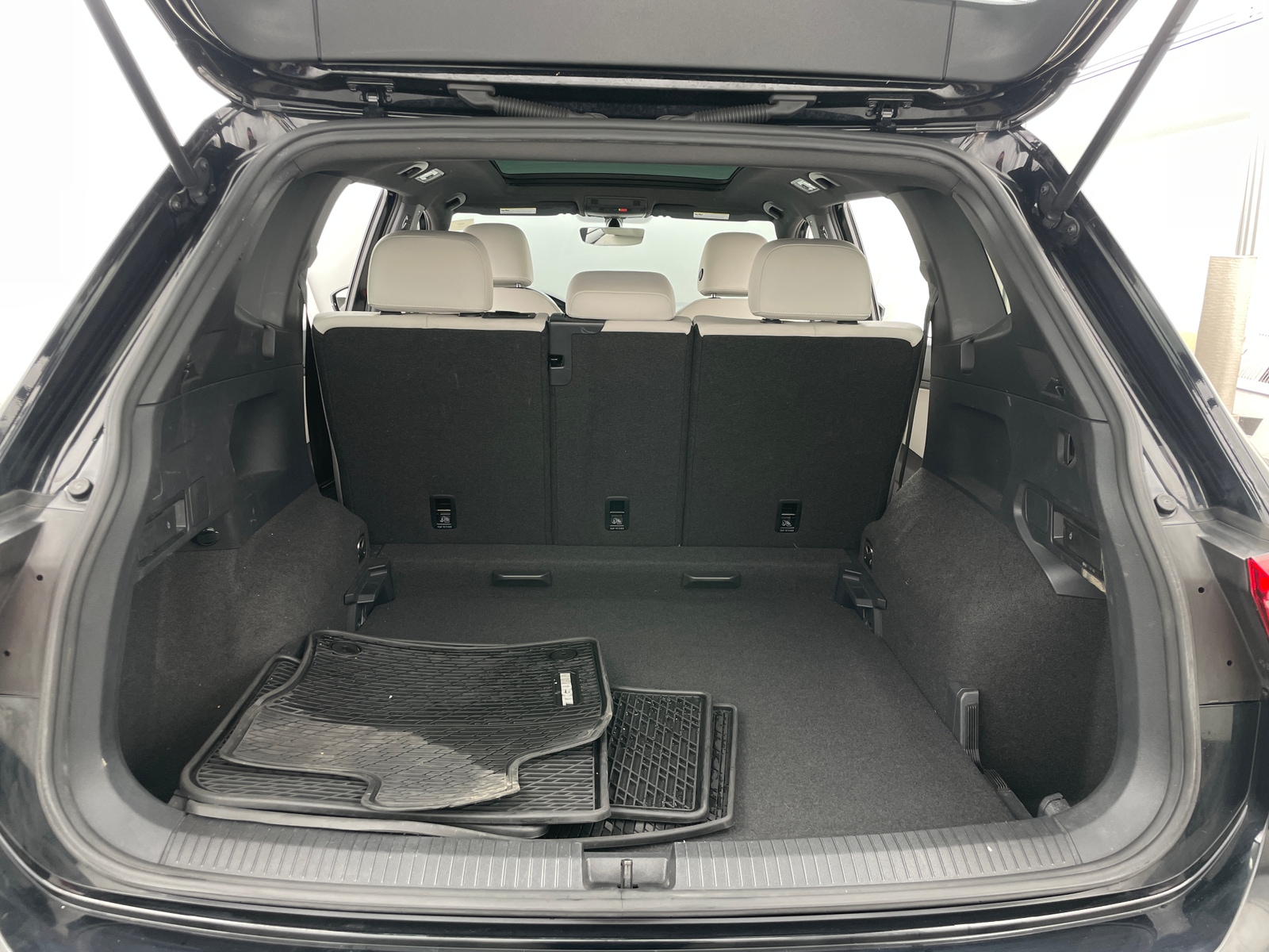 Thumbnail: 2021 Volkswagen Tiguan - 6