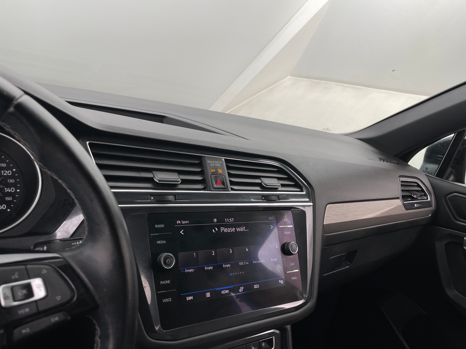 Thumbnail: 2021 Volkswagen Tiguan - 3