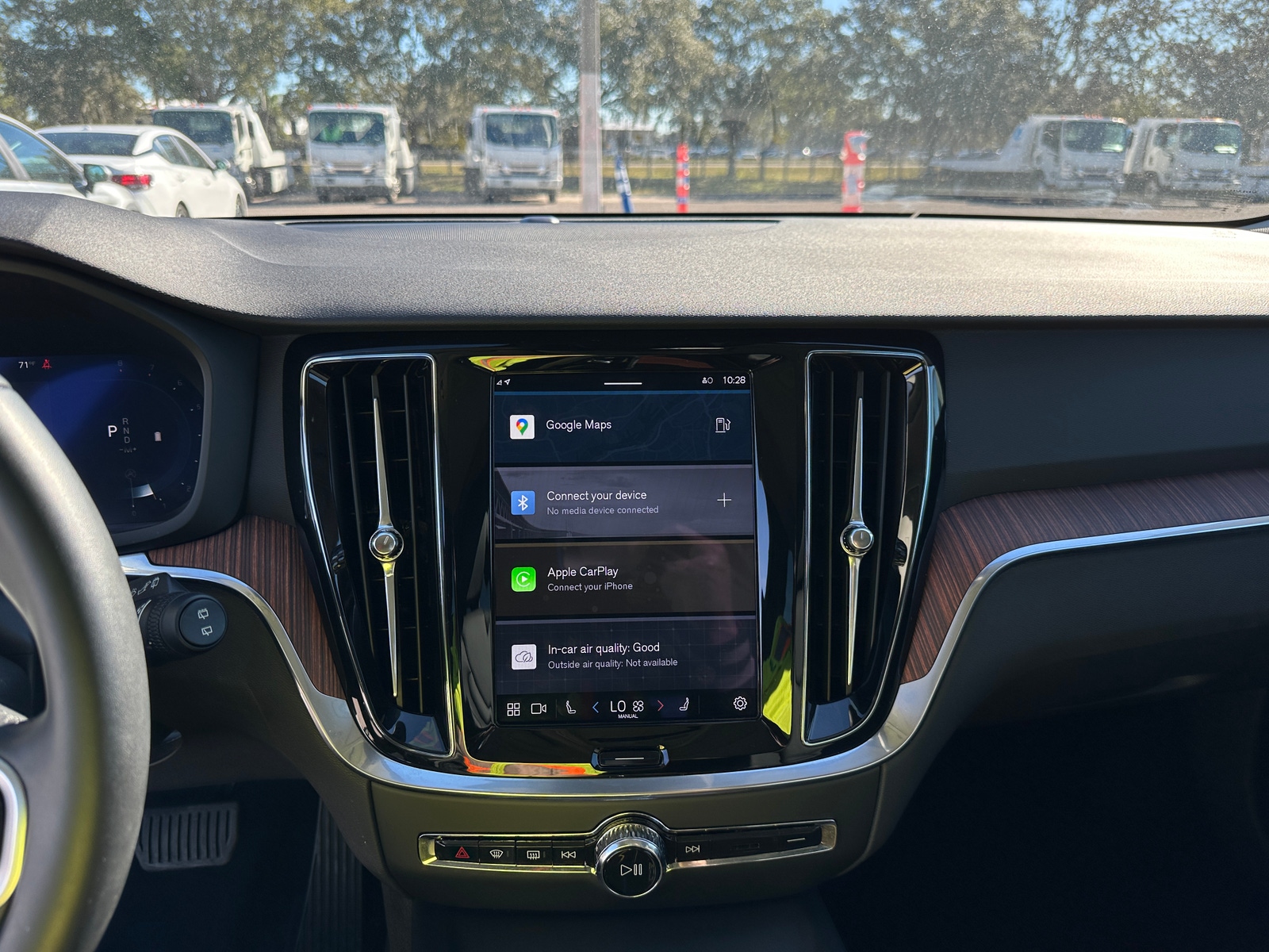 Thumbnail: 2025 Volvo V60 - 3