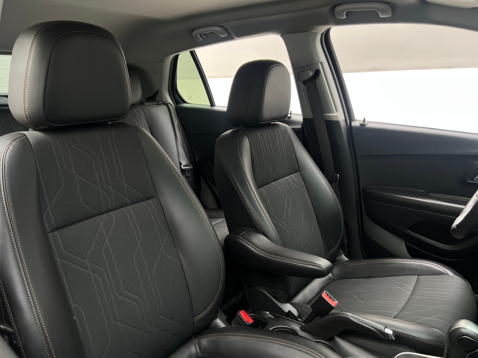 Thumbnail: 2022 Chevrolet Trax - 2