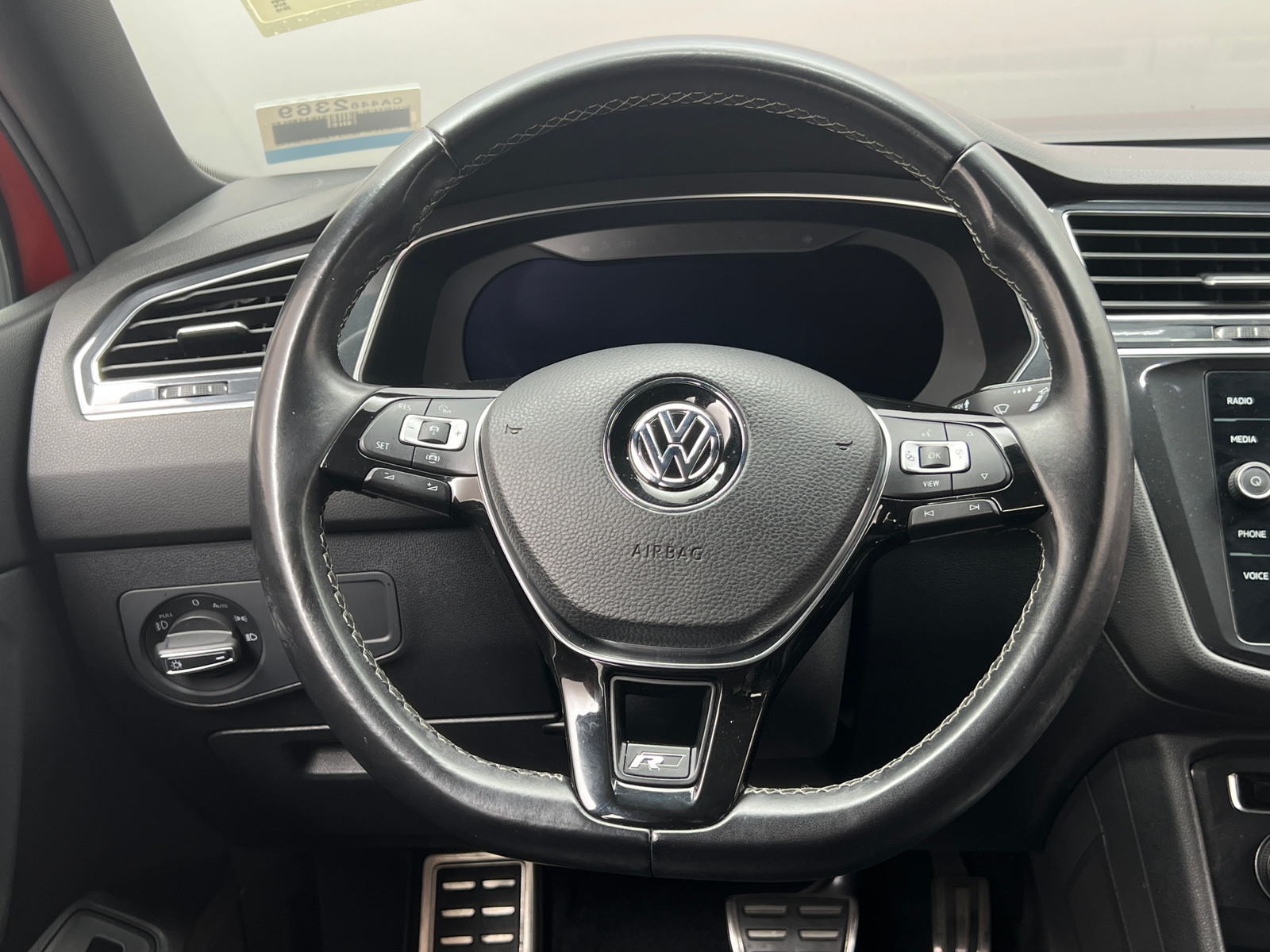 Thumbnail: 2019 Volkswagen Tiguan - 4