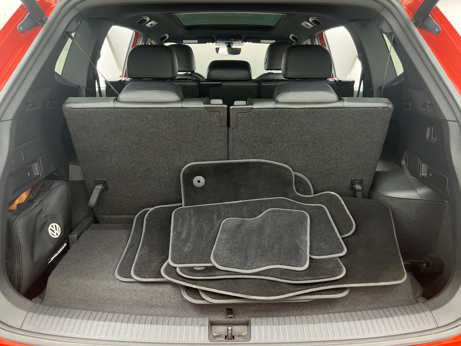 Thumbnail: 2019 Volkswagen Tiguan - 6