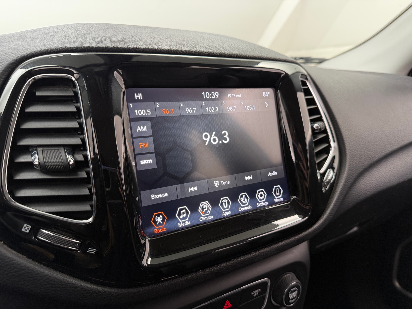 Thumbnail: 2020 Jeep Compass - 3