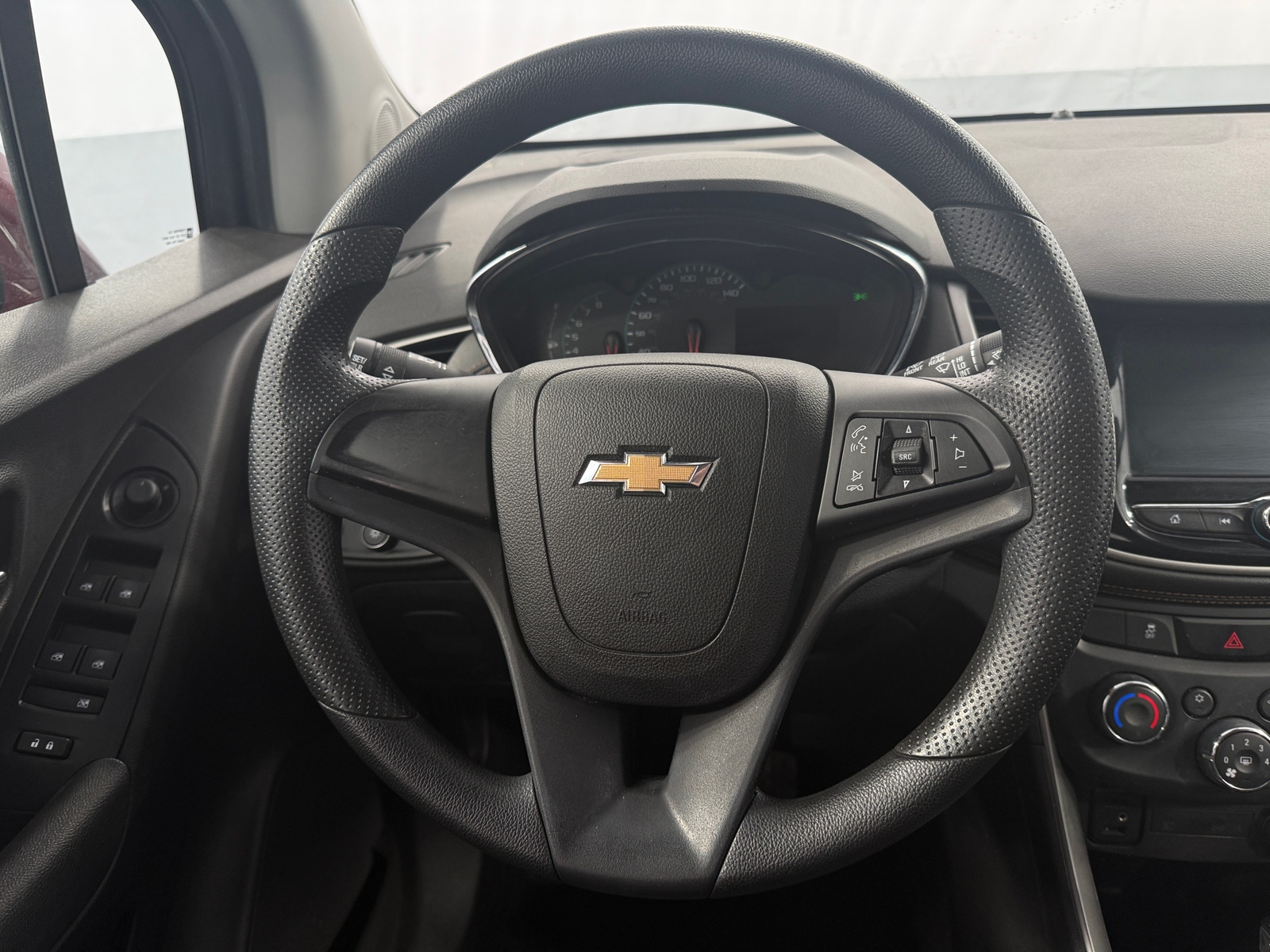 Thumbnail: 2017 Chevrolet Trax - 5