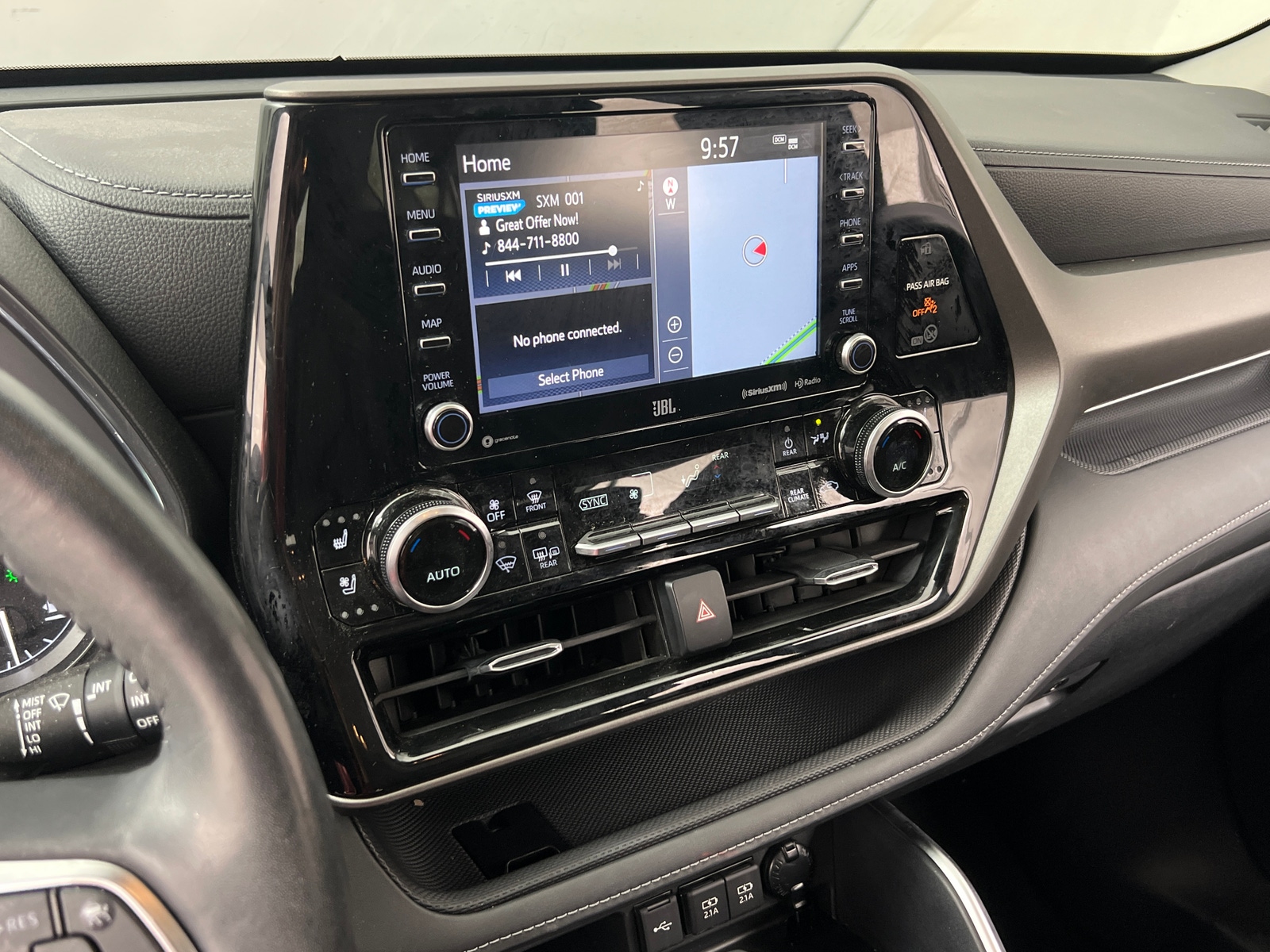 Thumbnail: 2020 Toyota Highlander - 3