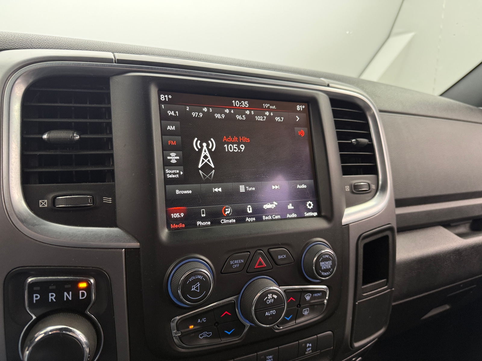 Thumbnail: 2021 RAM 1500 Classic - 4