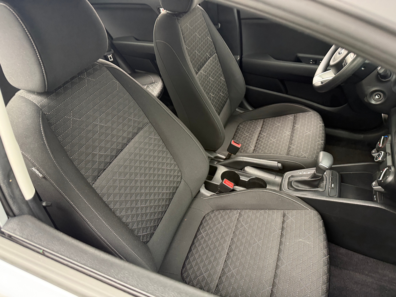 Thumbnail: 2021 Kia Rio - 2