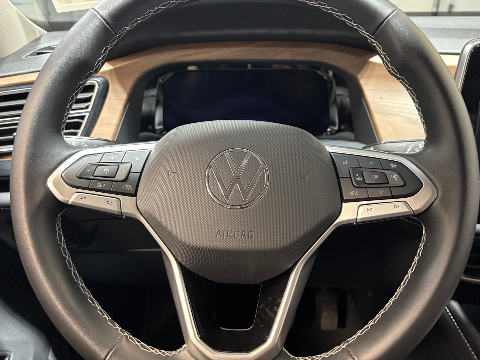 Thumbnail: 2024 Volkswagen Atlas - 4