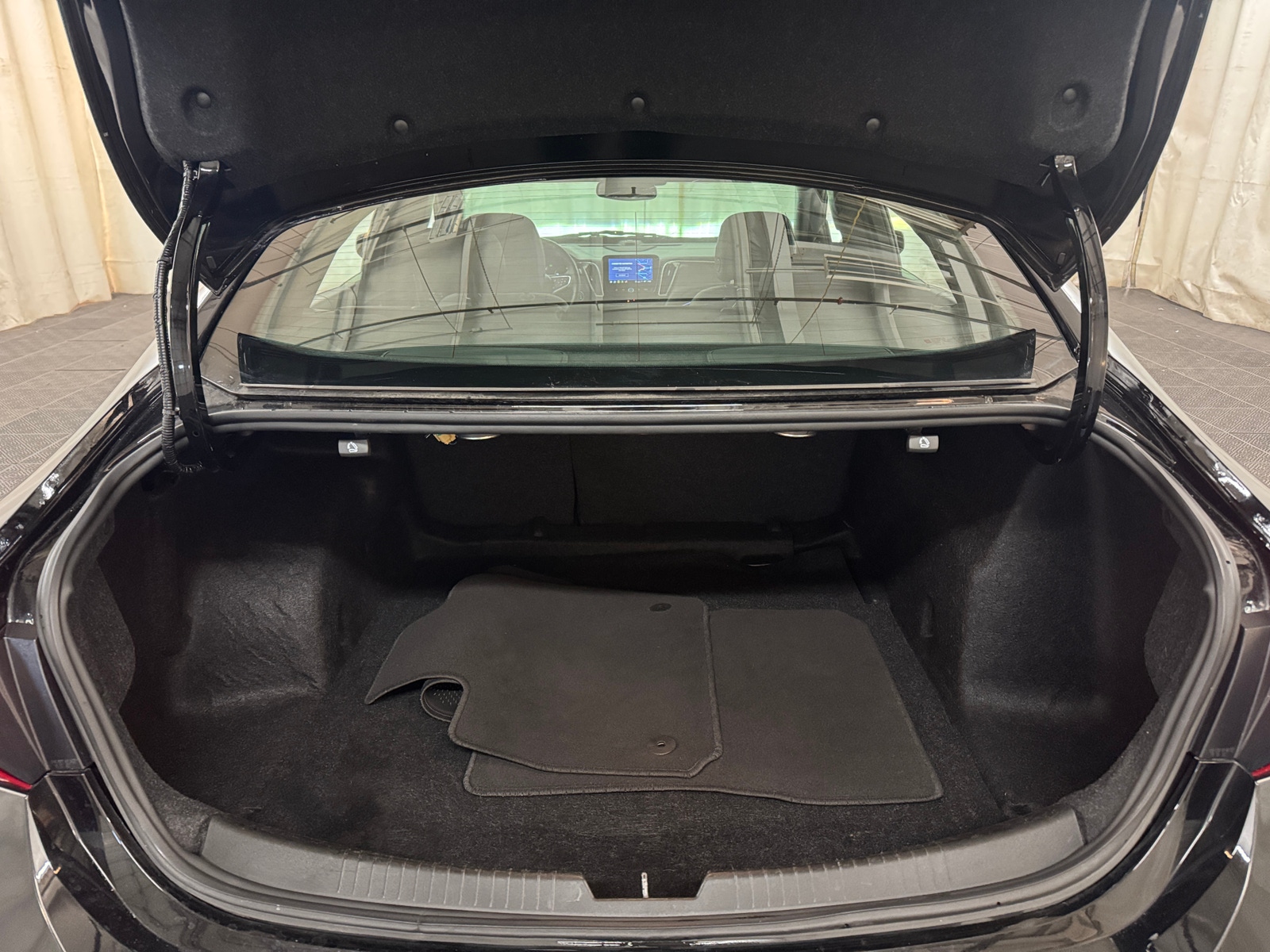 Thumbnail: 2024 Chevrolet Malibu - 6