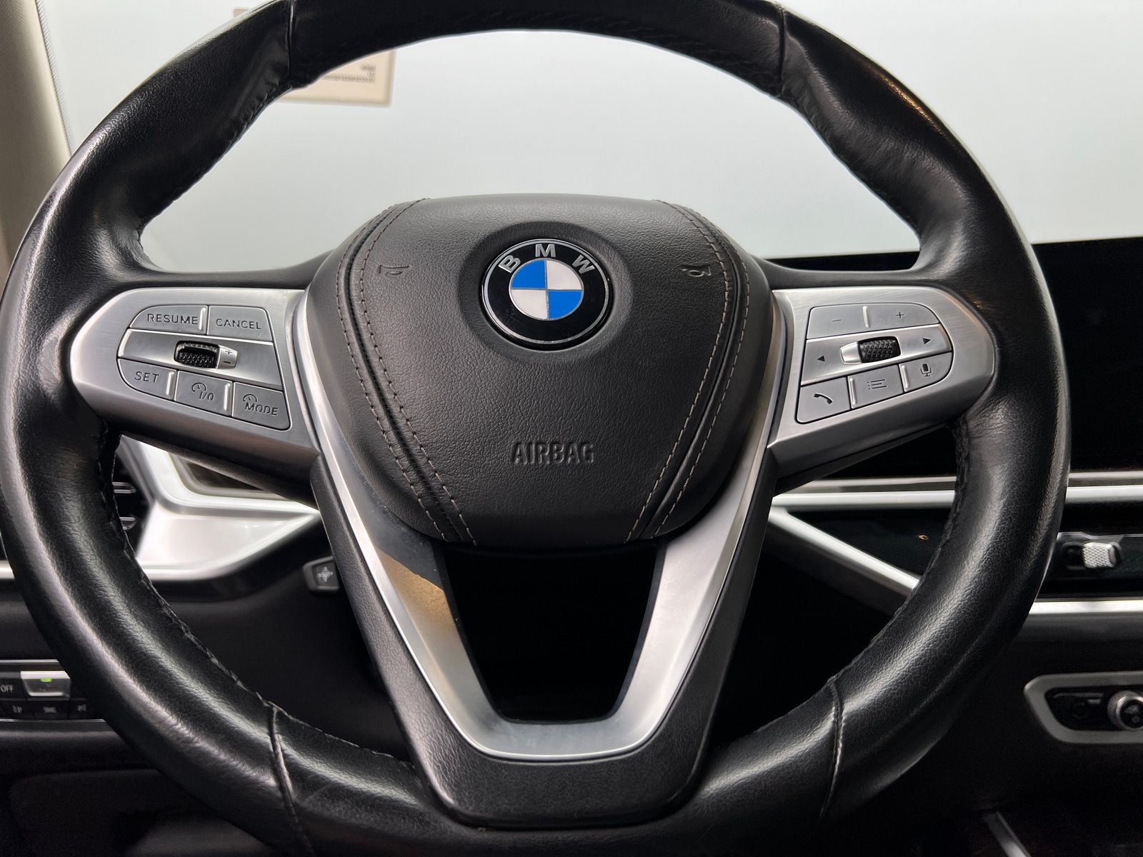 Thumbnail: 2023 BMW X7 - 4