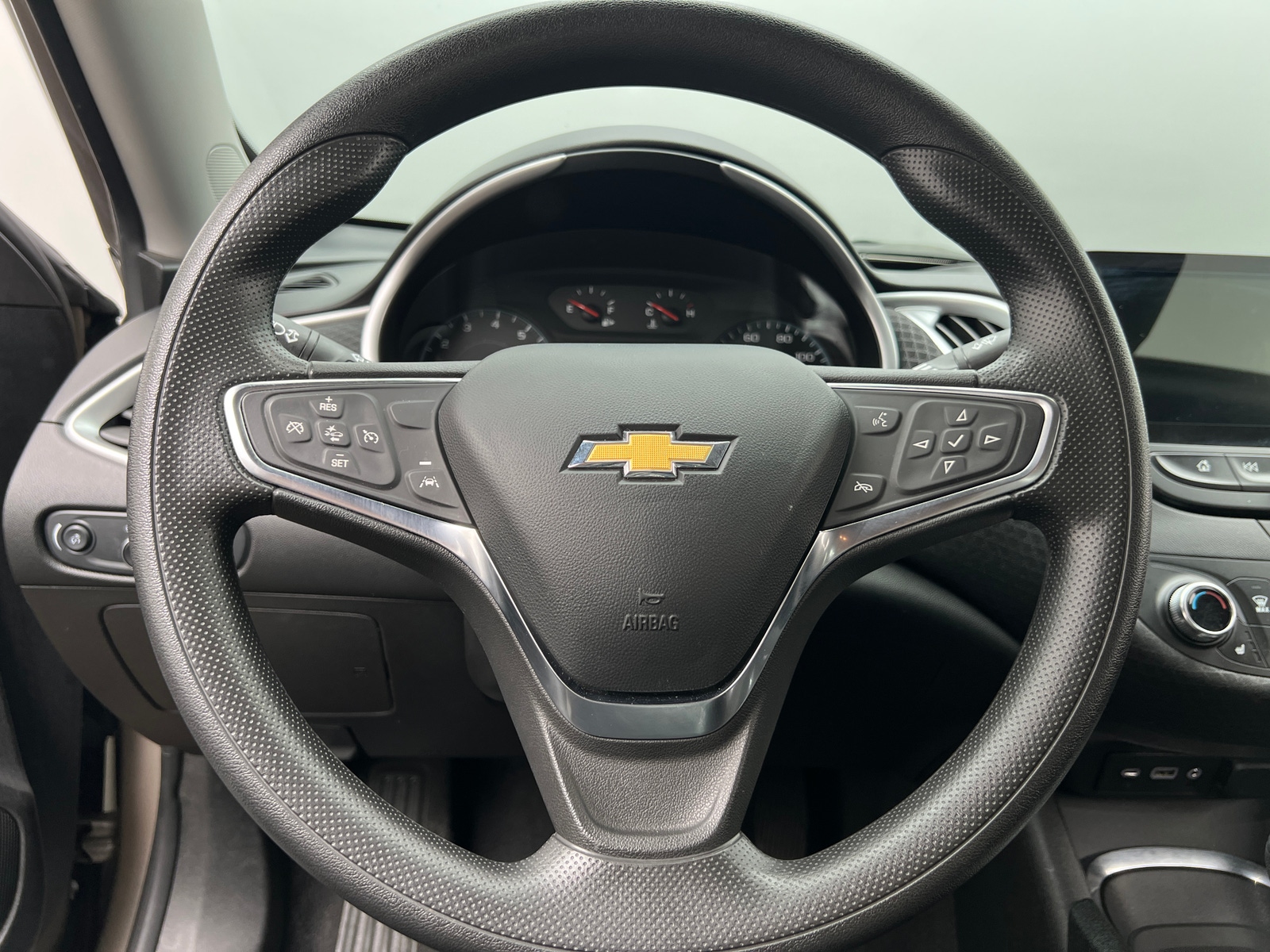 Thumbnail: 2024 Chevrolet Malibu - 5