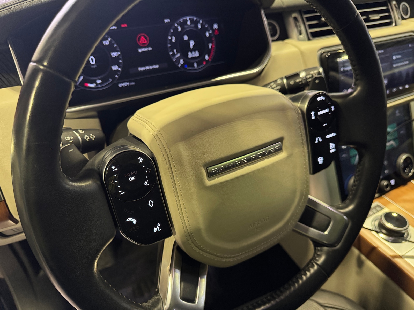 Thumbnail: 2019 Land Rover Range Rover - 4