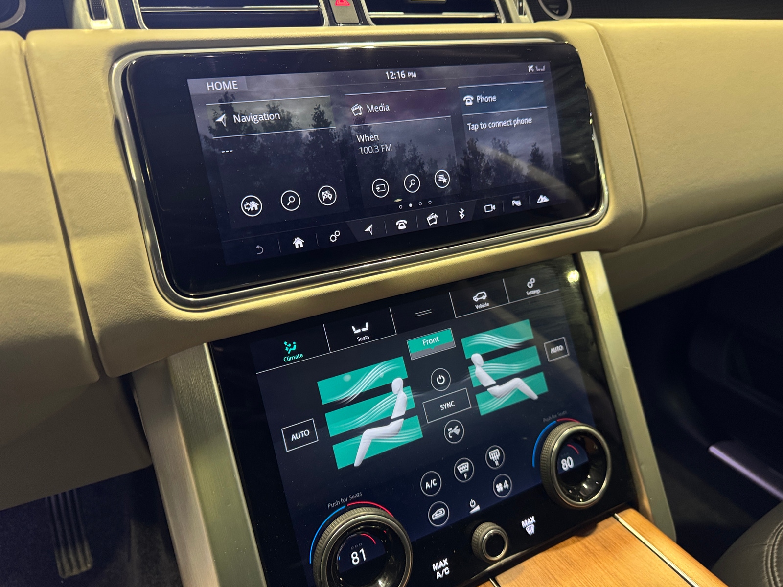 Thumbnail: 2019 Land Rover Range Rover - 3