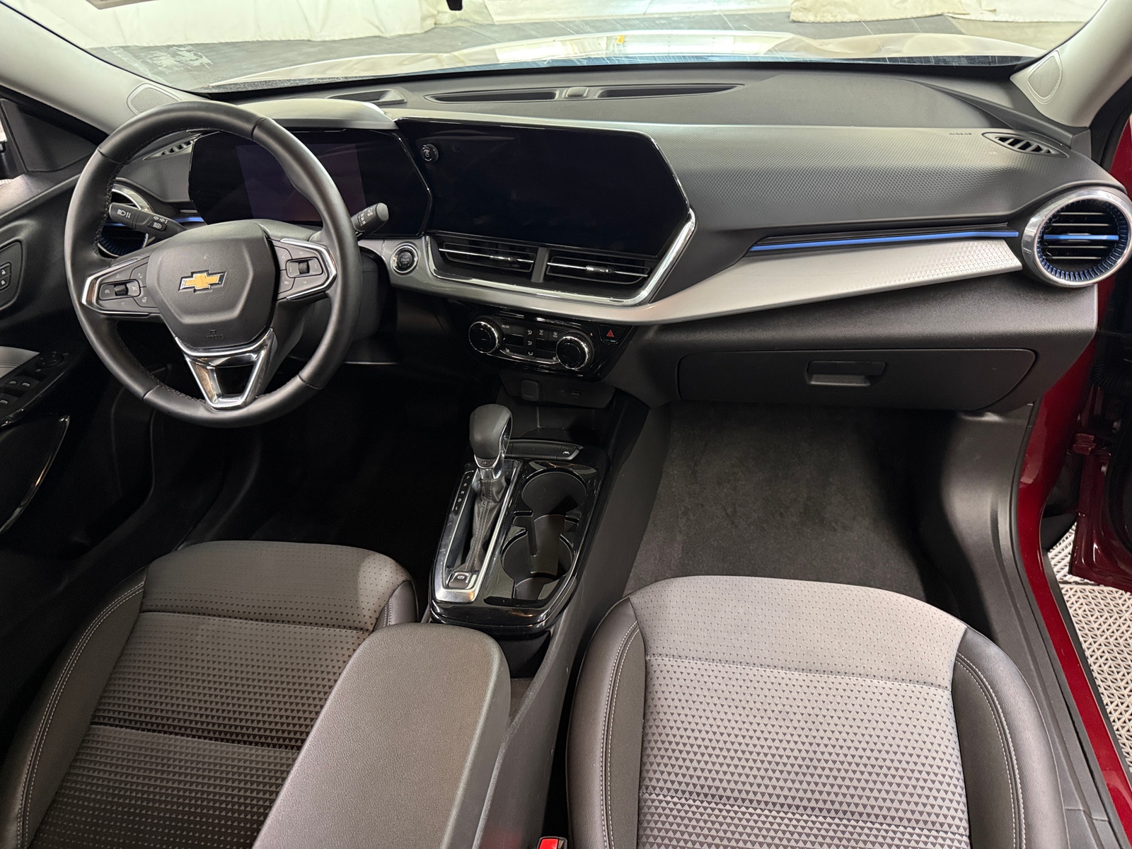 Thumbnail: 2025 Chevrolet Trax - 3