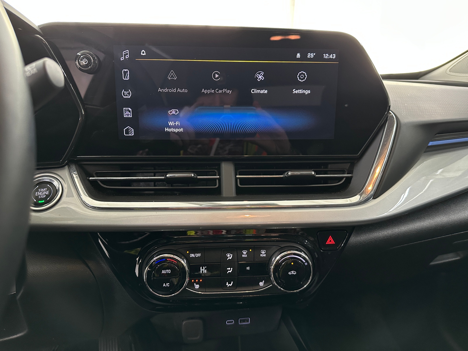 Thumbnail: 2025 Chevrolet Trax - 4