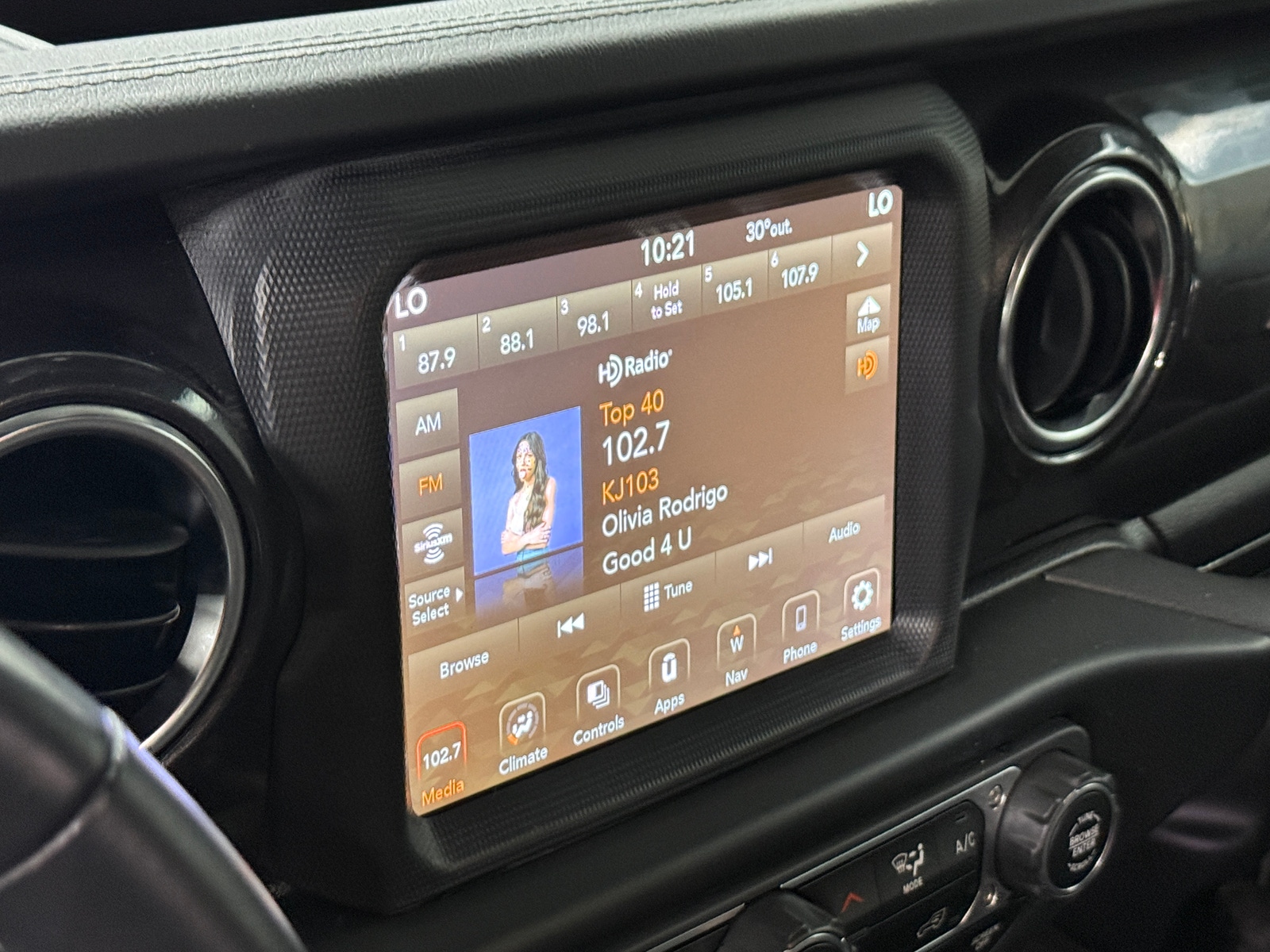 Thumbnail: 2021 Jeep Wrangler - 3