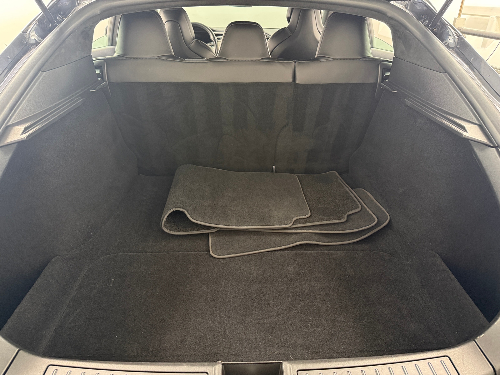 Thumbnail: 2017 Tesla Model S - 6