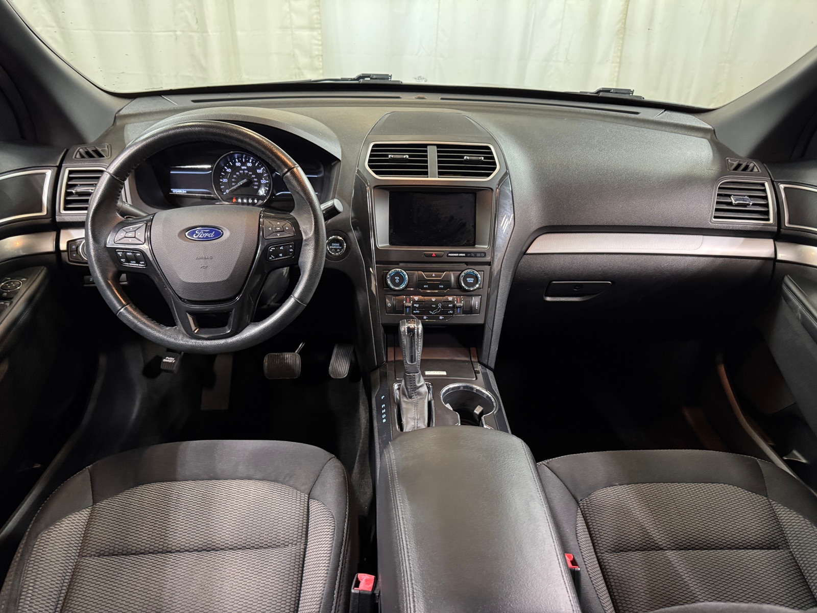 Thumbnail: 2017 Ford Explorer - 3