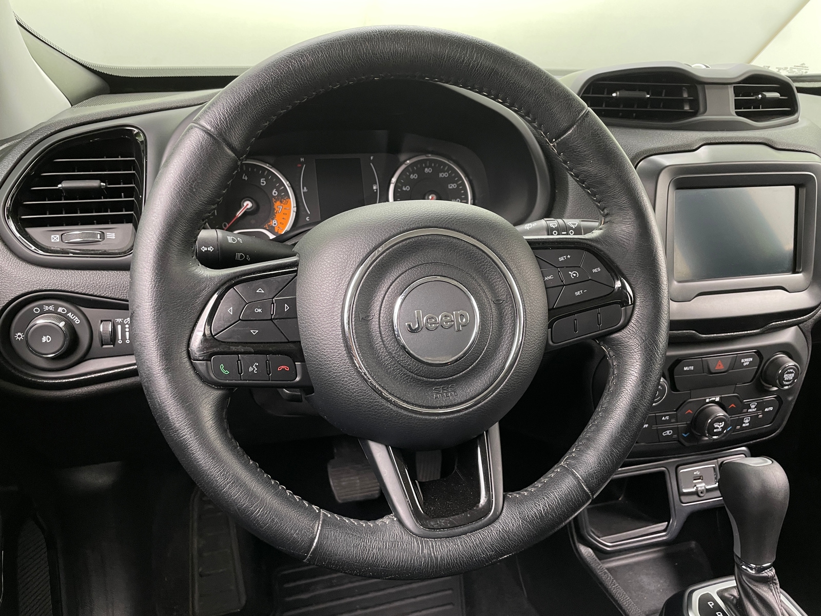 Thumbnail: 2018 Jeep Renegade - 5