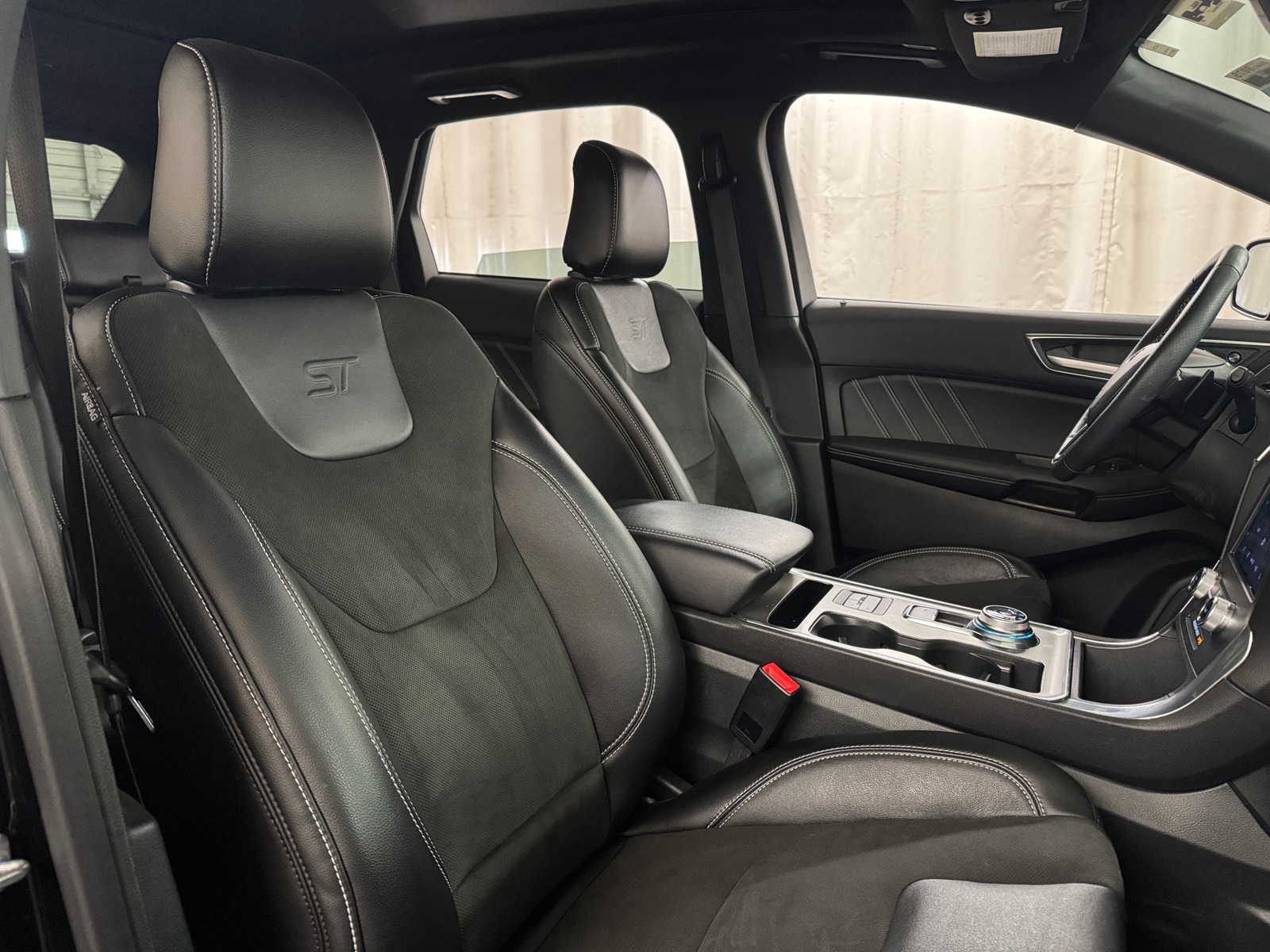 Thumbnail: 2022 Ford Edge - 2