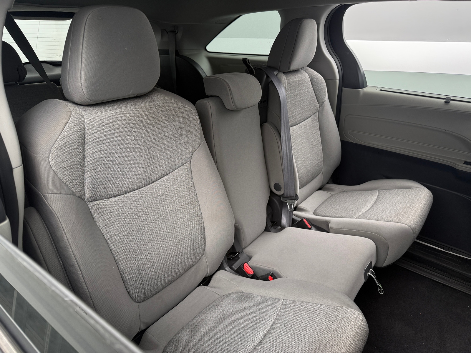 Thumbnail: 2021 Toyota Sienna - 6