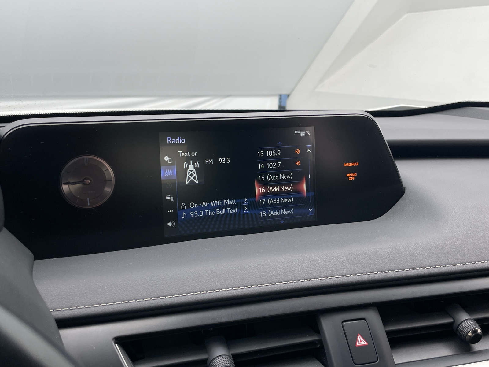 Thumbnail: 2019 Lexus UX - 3